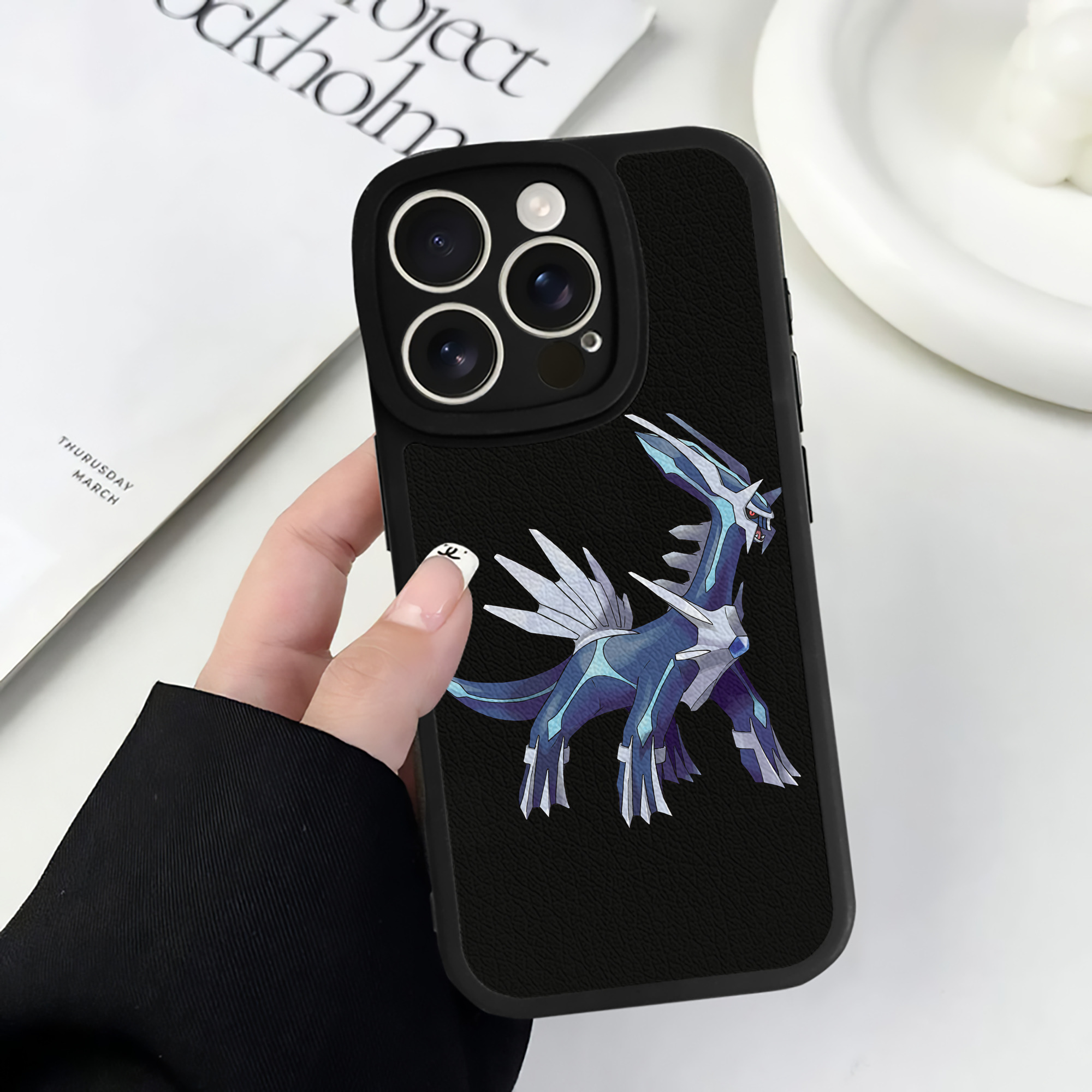 （画像用） ポケットモンスター Pokémon 【iPhone 16シリーズ対応】シリコンスマホケース（レザー調） 材質：シリコン